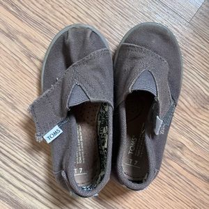 Unisex Tom’s Velcro Shoes